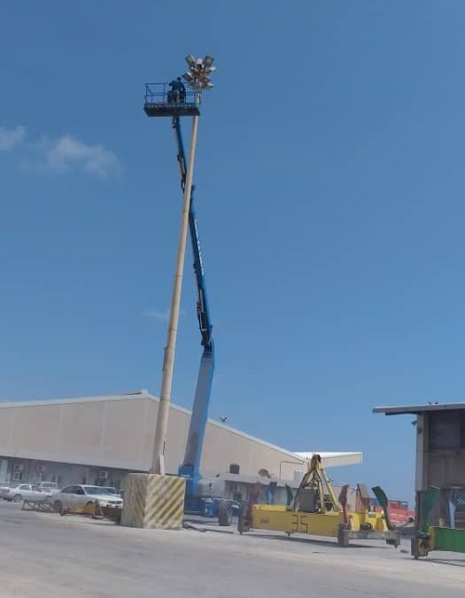 Routine maintenance work for the electricity network and lighting poles continues inside the port of Misurata Free Zone by the technical cadres and engineers of the Facility Operation and Maintenance Department at the Technical Affairs Department.
