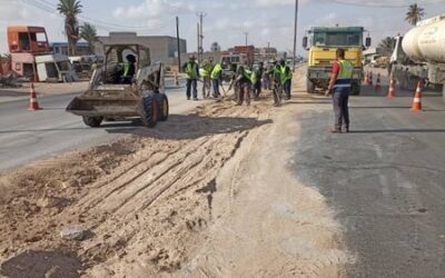تواصل أعمال مشروع صيانة وتطوير طريق النقل الثقيل بمدينة مصراتة